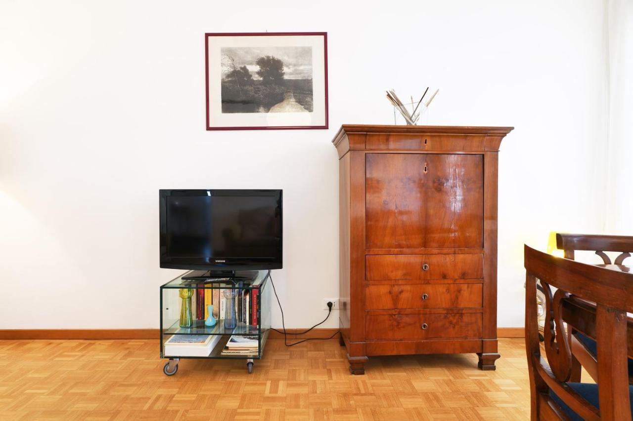 Primopiano - Valparaiso Apartment Milan Bagian luar foto