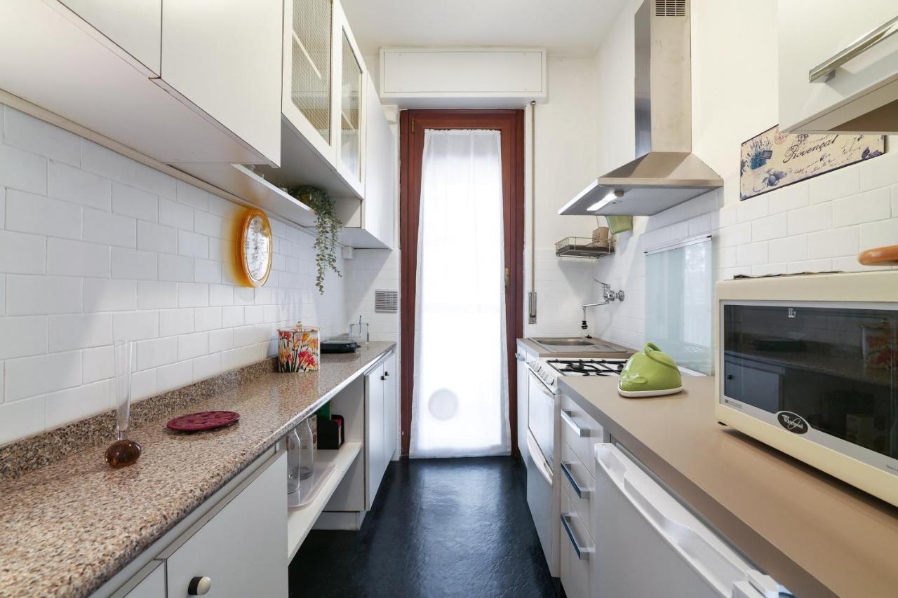 Primopiano - Valparaiso Apartment Milan Bagian luar foto