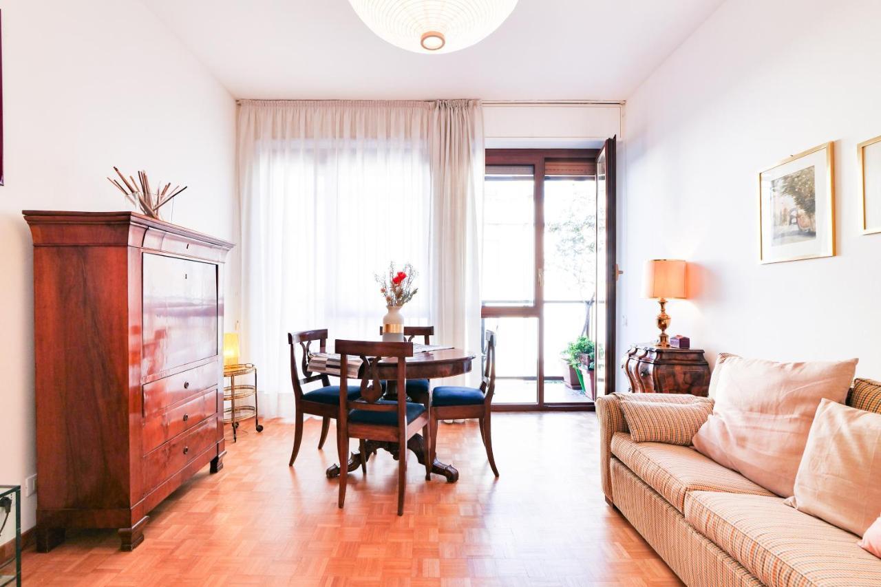 Primopiano - Valparaiso Apartment Milan Bagian luar foto