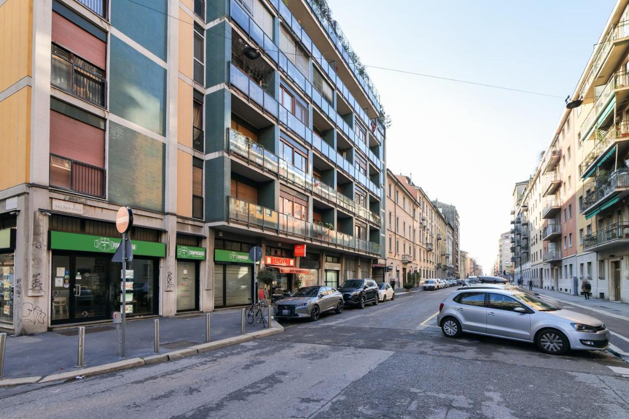 Primopiano - Valparaiso Apartment Milan Bagian luar foto