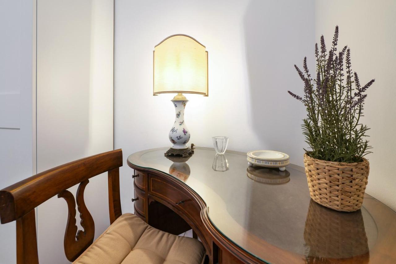 Primopiano - Valparaiso Apartment Milan Bagian luar foto